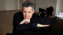 Isaac Mizrahi Hooray