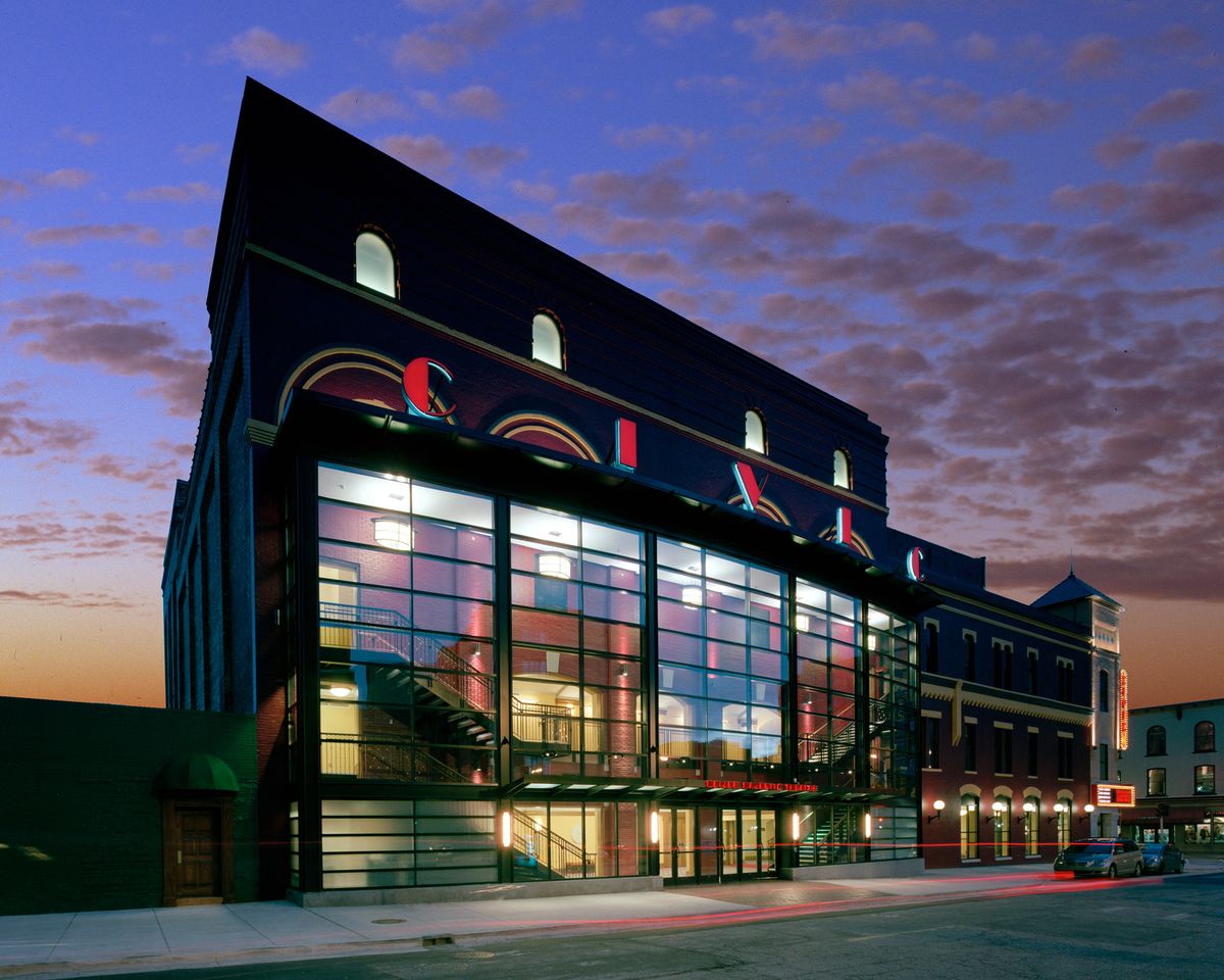 Grand Rapids Civic Theatre, Photo by Laszlo Regos. - Lead Scenic Designer