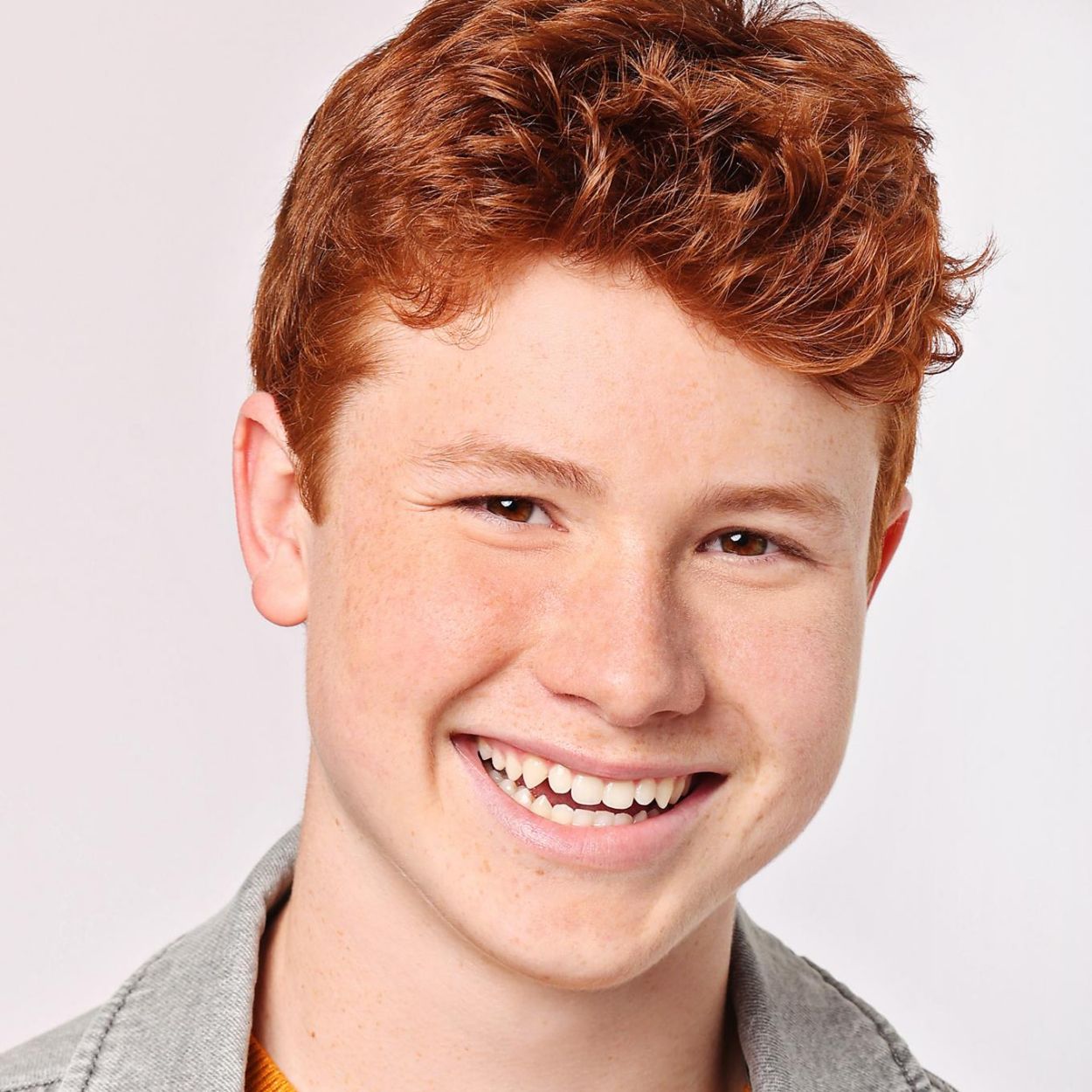 Nolan R Maddox
