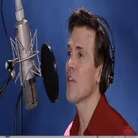 TV: Brent Barrett Previews Christmas Album CHRISTMAS MORNINGS Video