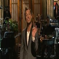 STAGE TUBE: Jude Law Hosts 'Saturday Night Live'