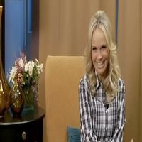 STAGE TUBE: Kristin Chenoweth Talks Films, Emmy Win, and GLEE with NY Post's PopWrap. Video