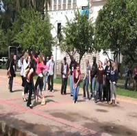 STAGE TUBE: San Diego Fans Practice the LEGALLY BLONDE "Bend and Snap" Video