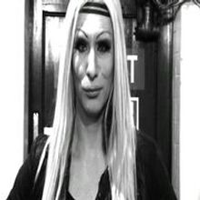 STAGE TUBE: Backstage at PRISCILLA in London