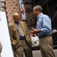 Photo Flash: Neil Simon Endorses Mayor Bloomberg