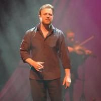 Irish Tenor Michael Londra Releases New Christmas Album Called BEYOND THE STAR 11/3