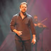 Irish Tenor Michael Londra Releases New Christmas Album Called BEYOND THE STAR 11/3