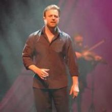 Irish Tenor Michael Londra Releases New Christmas Album Called BEYOND THE STAR 11/3