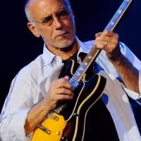 Larry Carlton Trio Comes To The Boulder Theater 4/29