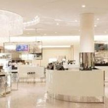 Sjal Gives Complimentary Facials At The Plaza