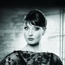 Photo Preview: Emma Barton As Roxie Hart In CHICAGO