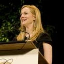 Laura Linney Wins 2010 Common Wealth Award for Dramatic Arts