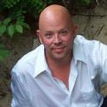 Michael Holmes Brings Judy Garland Show to Acorn Theater 5/13