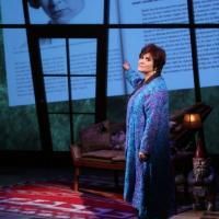 Roundabout Theater Co Celebrates Carrie Fisher & Her Memoir 'Wishful Drinking' On…