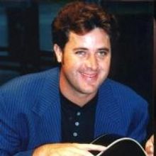 Van Wezel Performing Arts Hall Presents Vince Gill 1/29