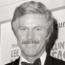 Harve Presnell, Star Of 'The Unsinkable Molly Brown,' Dies Of Cancer At 75