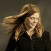 Singer/Songwriter Carrie Newcomer Brings Her Music To The Phillips Center For The Per