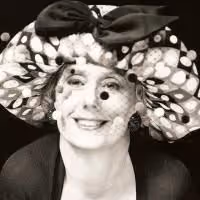 Mink Stole Awarded Honorary Golden Pineapple, Part Of The International CringeFest…