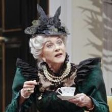 Photo Flash:THE IMPORTANCE OF BEING EARNEST At The Guthrie