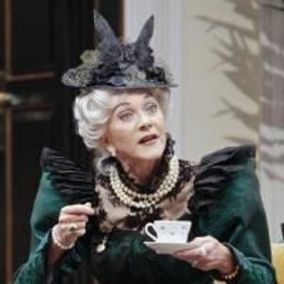 Photo Flash:THE IMPORTANCE OF BEING EARNEST At The Guthrie
