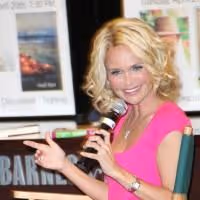 Kristin Chenoweth Serves As Honorary Chair For Free Summer Theatre Program