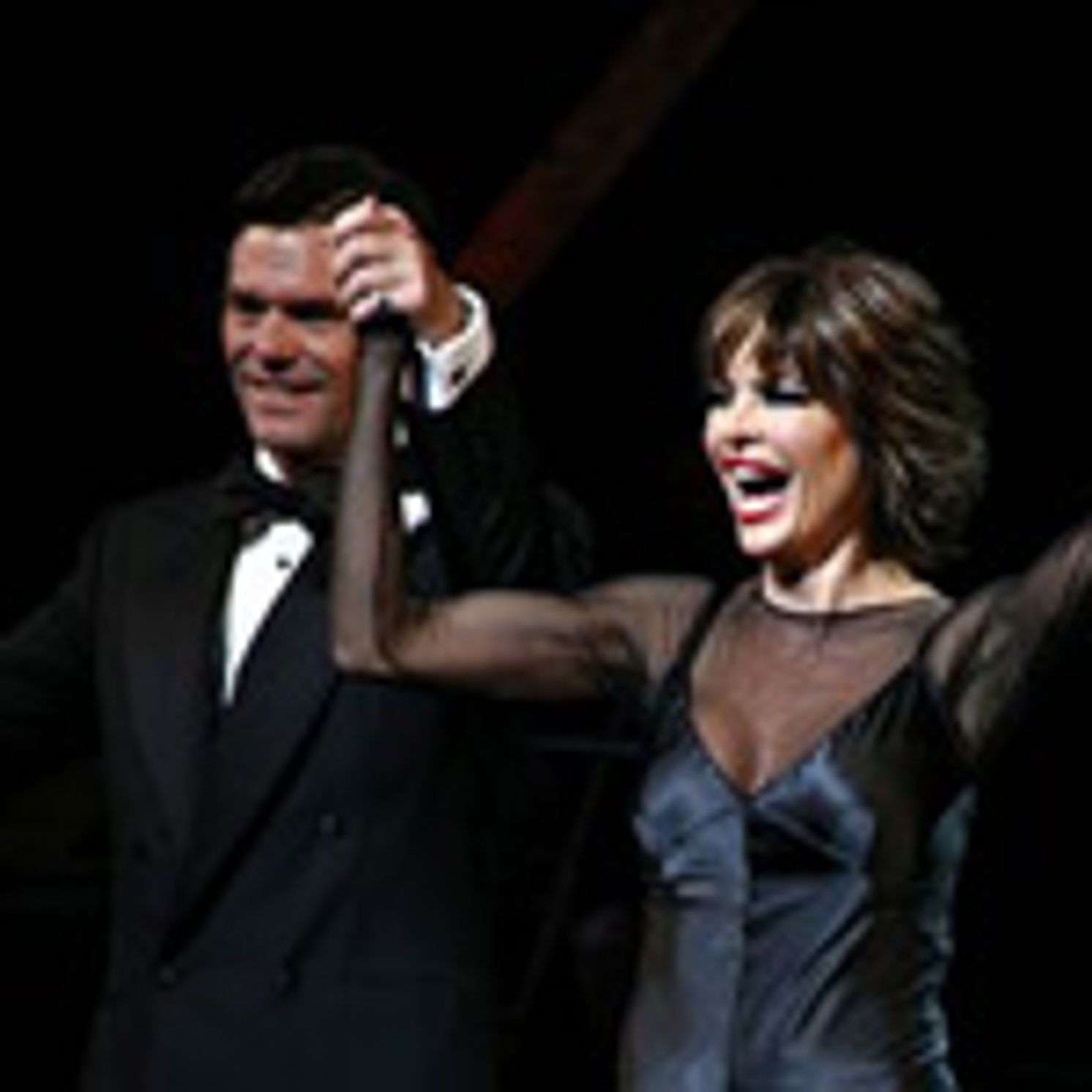 Photo Coverage: Lisa Rinna & Harry Hamlin Open in Chicago  Image