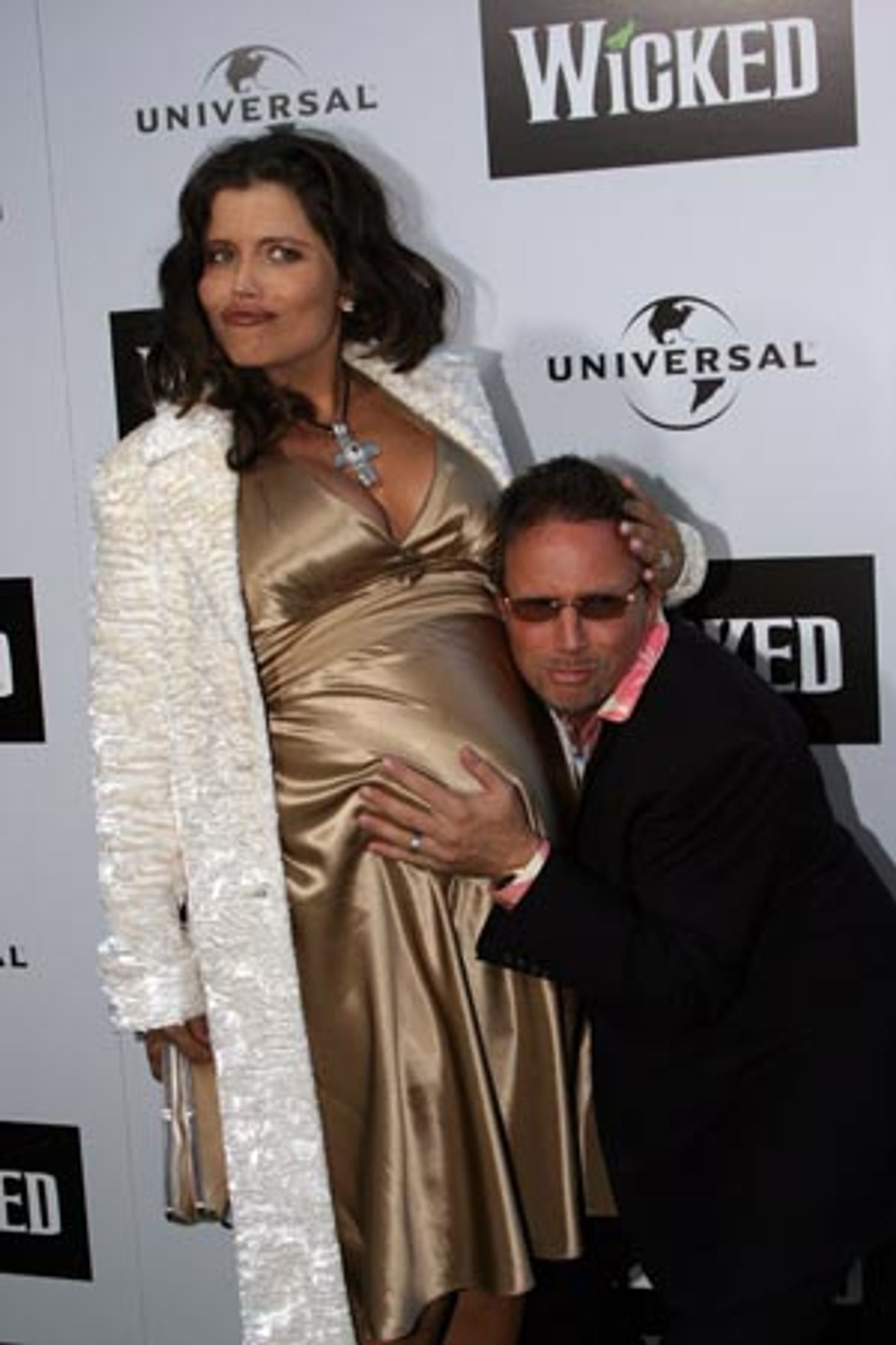 Photo Coverage: Wicked Flies In To Los Angeles  Image