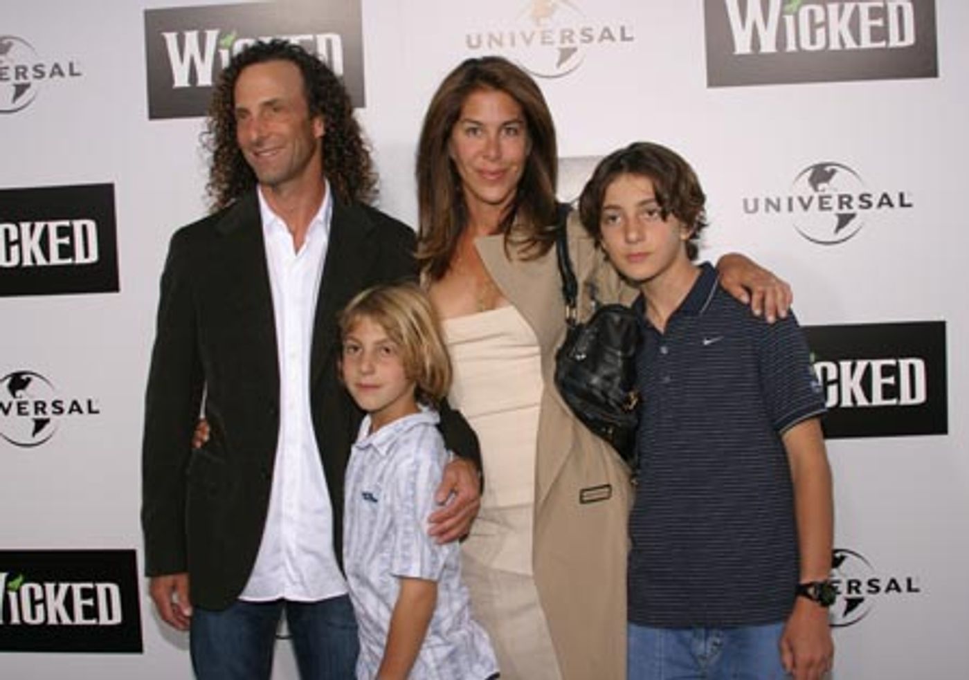 Photo Coverage: Wicked Flies In To Los Angeles  Image