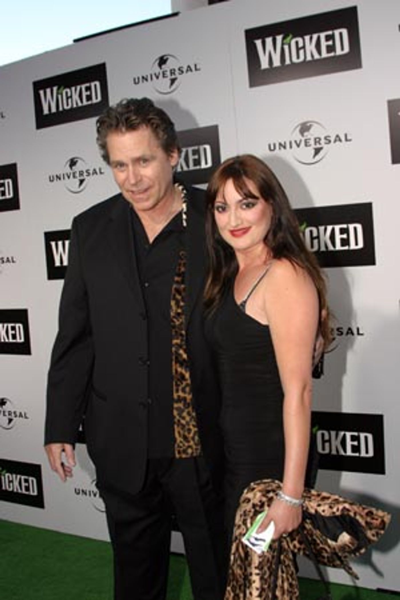 Photo Coverage: Wicked Flies In To Los Angeles  Image