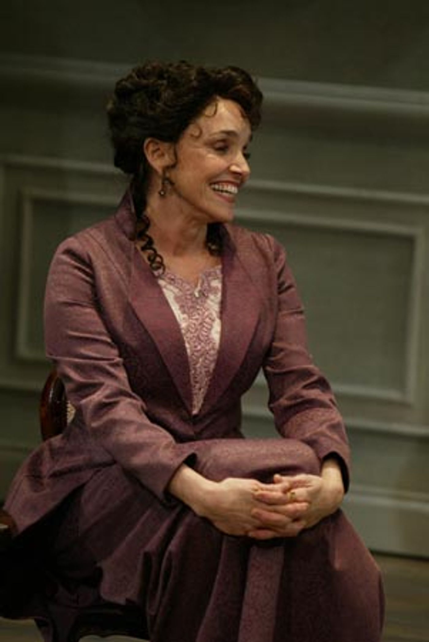 Photo Preview: The Atlantic Theatre Company's The Cherry Orchard  Image