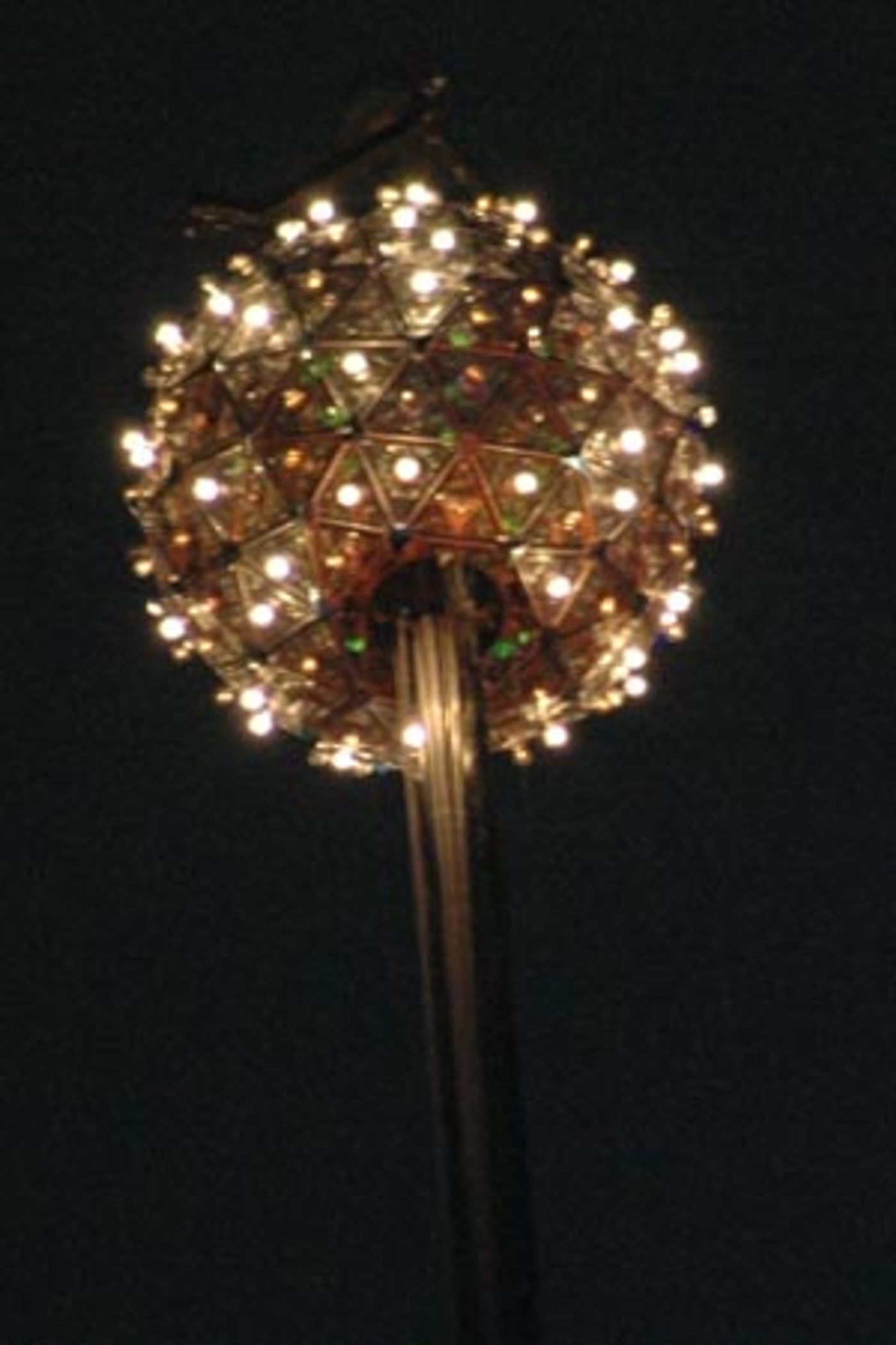 Photo Coverage: New Year's Eve Concert at Tony's DiNapoli Times Square  Image