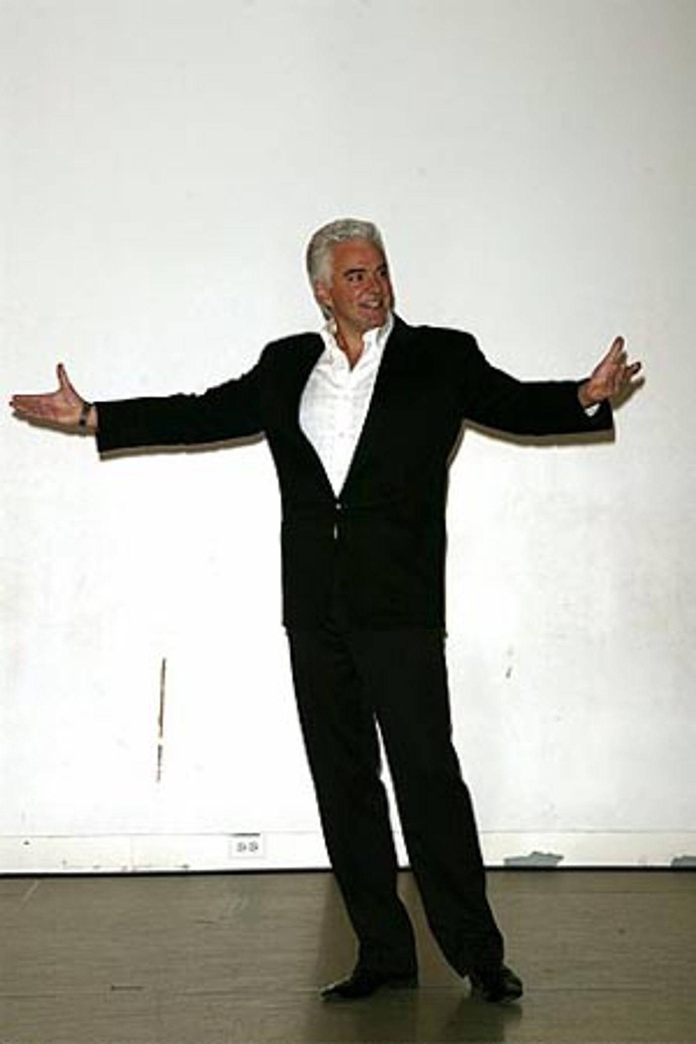 Photo Coverage: John O'Hurley and Robin Givens Prepare for Bway Debuts in Chicago  Image