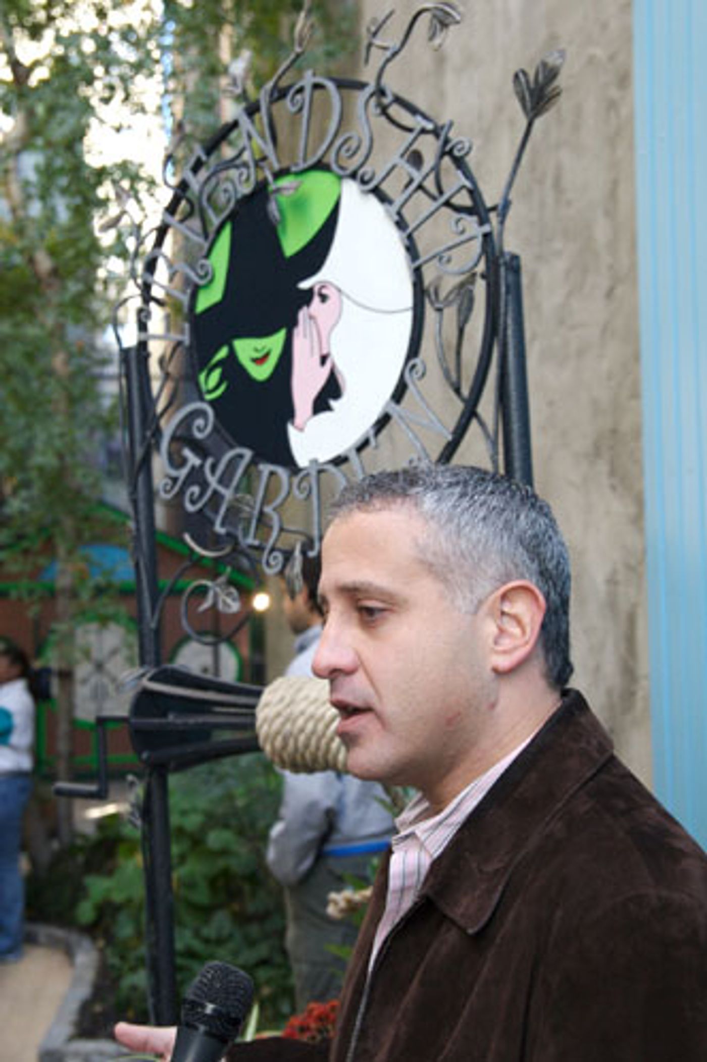 Photo Coverage: Wicked's Friendship Garden with Bette Midler  Image