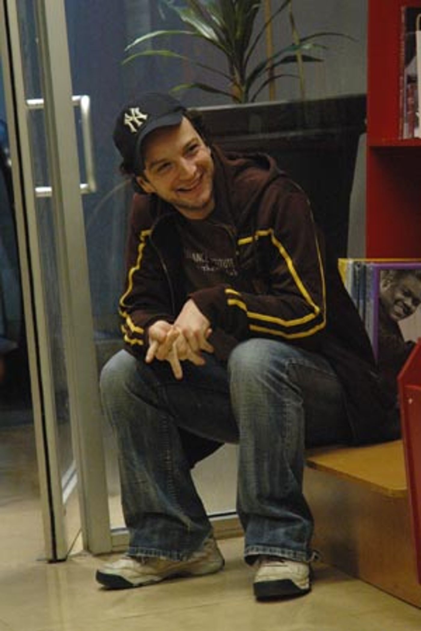 Photo Coverage: Euan Morton Performs at Tower Records  Image