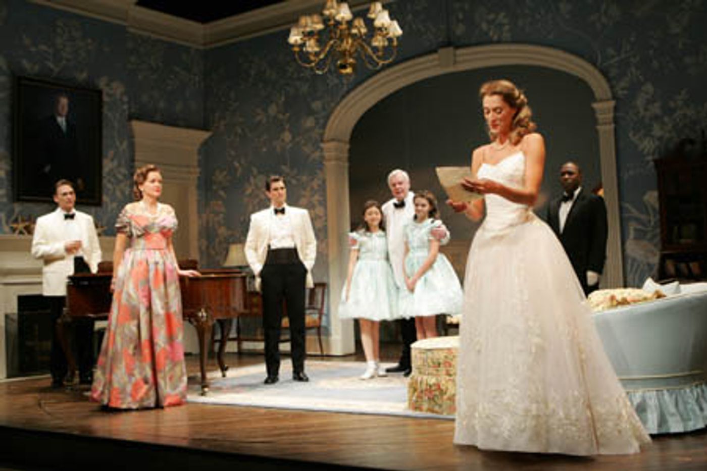 Photo Flash: Grey Gardens at Playwrights Horizons  Image