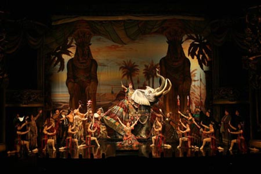 Photo Flash: The Phantom of the Opera Nears Record Performance Image