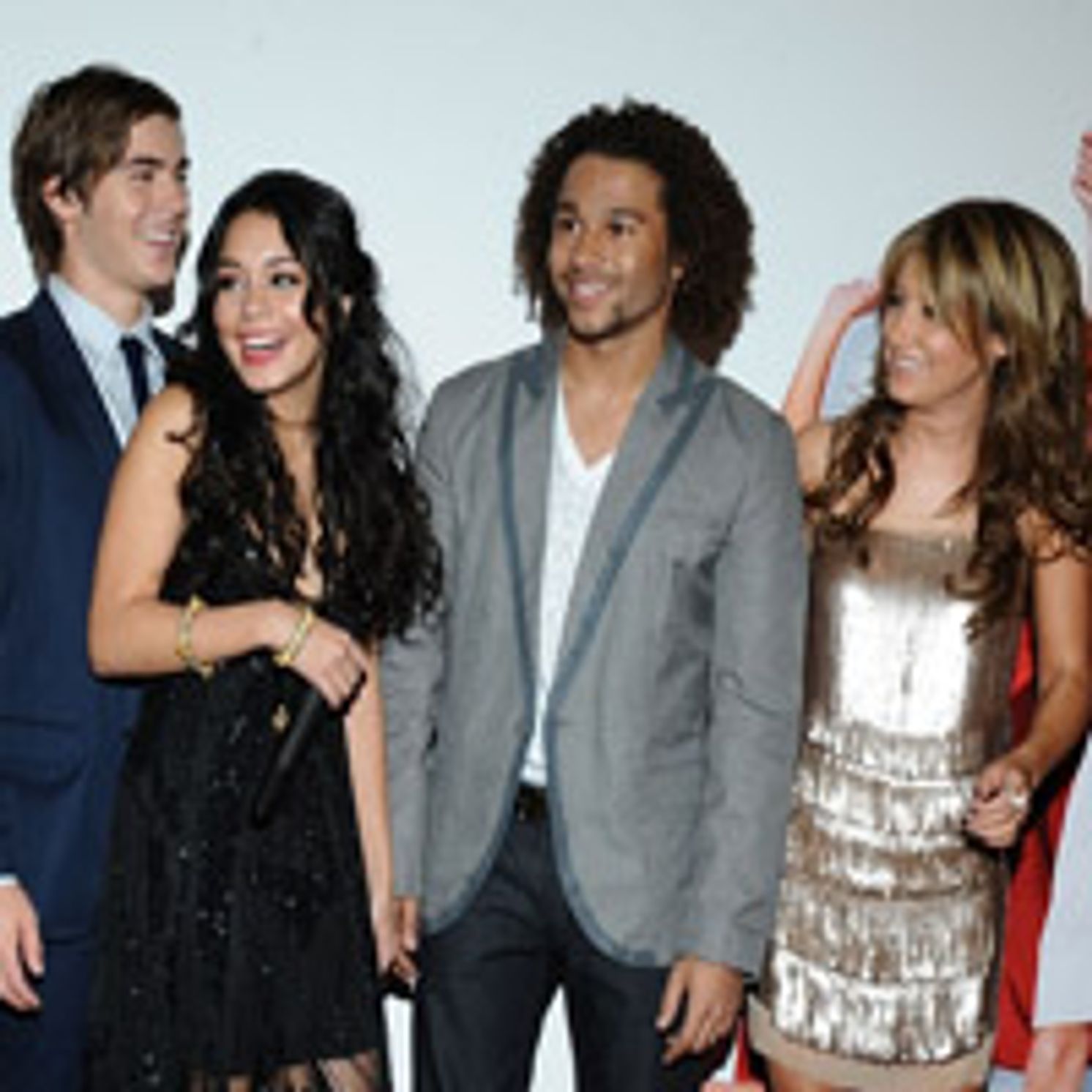 Photo Flash: Disney's 'High School Musical 3' Opens in Madrid, Spain  Image