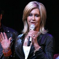 Photo Coverage: Olivia Newton-John Visits 'Grease' to Promote Breast Cancer Awareness