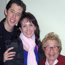 Photo Flash: Dr. Ruth Visits 'Enter Laughing'