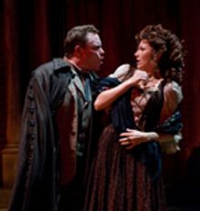 Northlight Theatre Brings New Life to Dr. Jekyll & Mr. Hyde