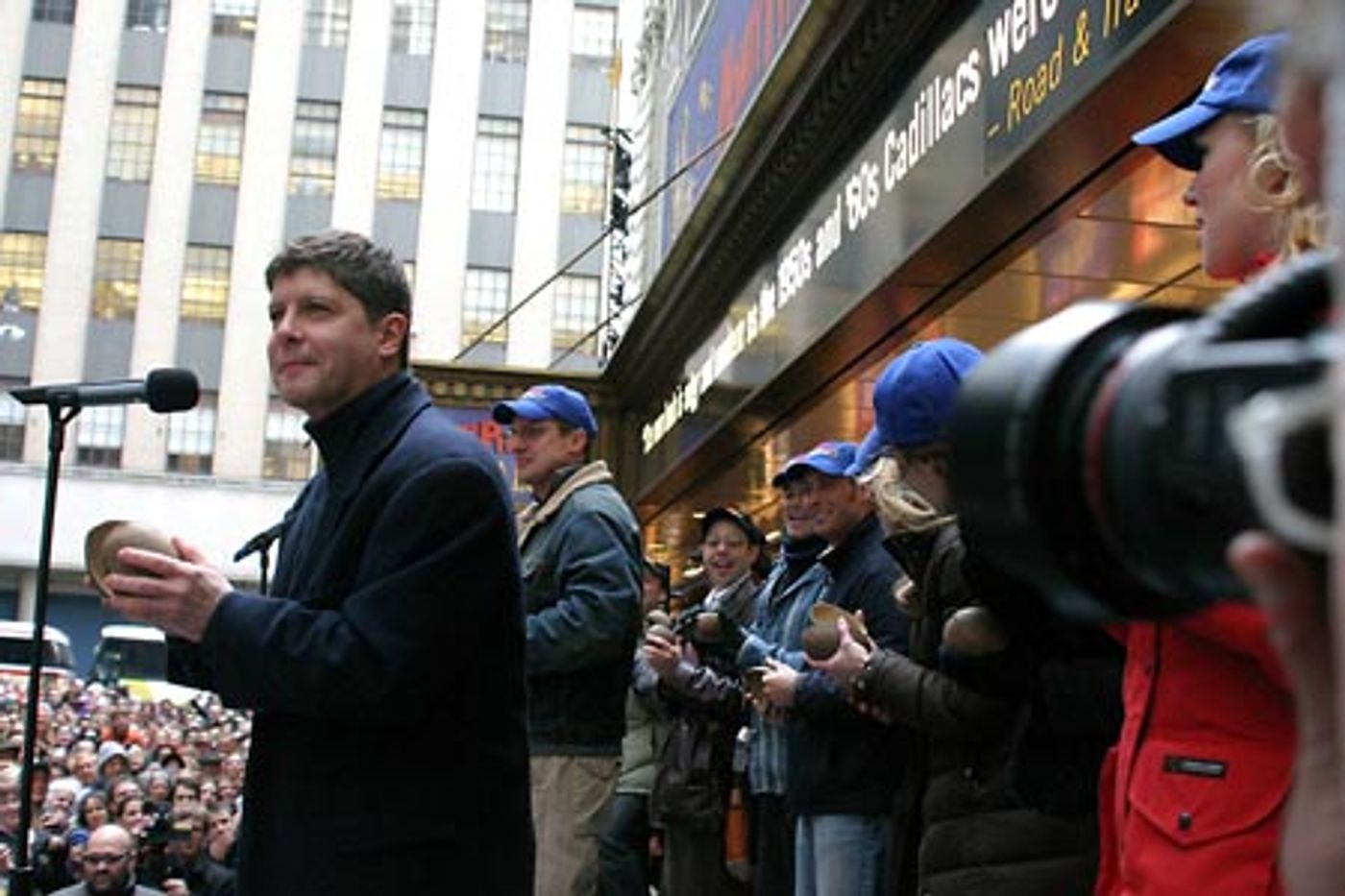 Photo Coverage: Spamalot's World's Largest Coconut Orchestra  Image