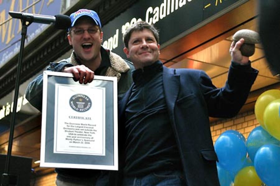 Photo Coverage: Spamalot's World's Largest Coconut Orchestra Image