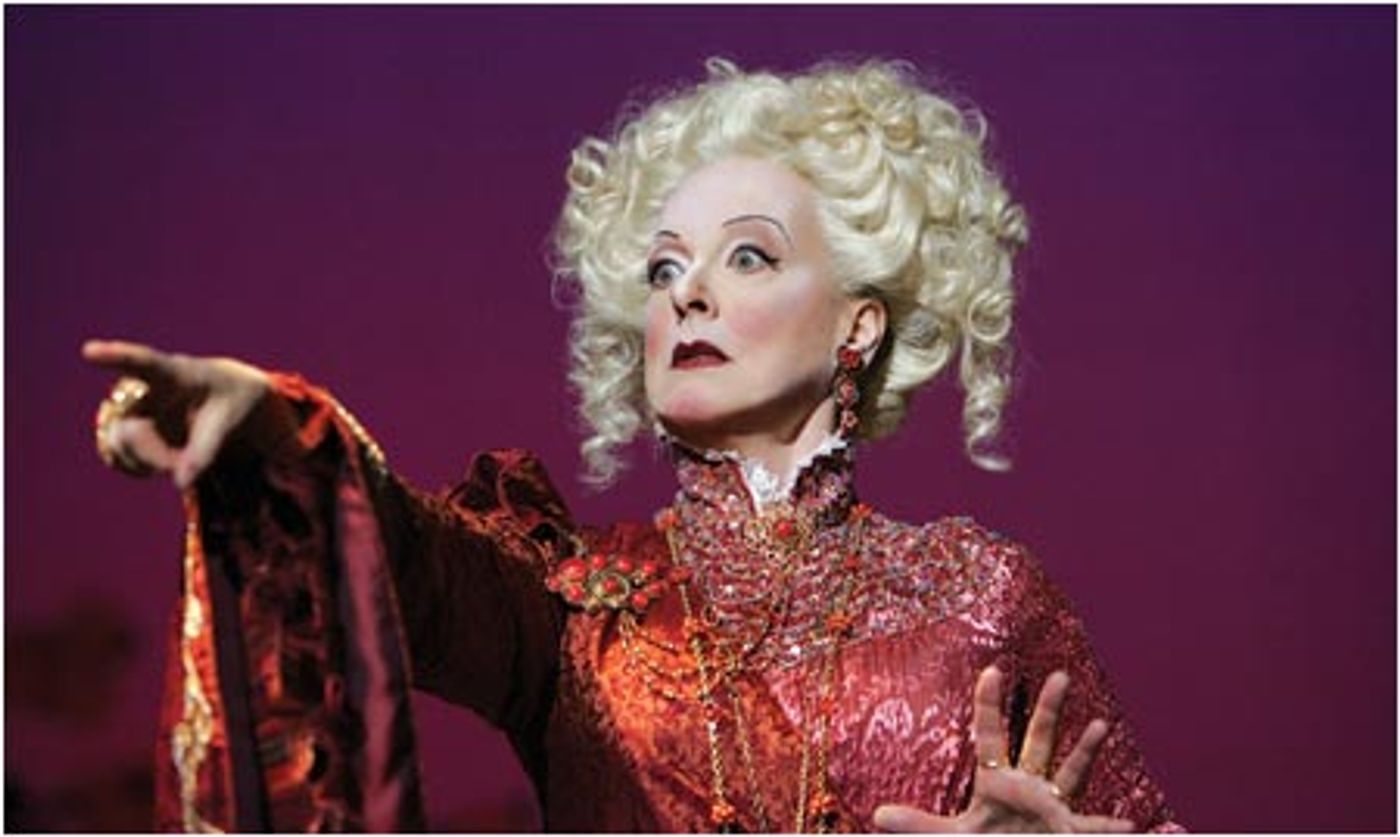 Photo Flash: Susie Blake in London 'Wicked'  Image