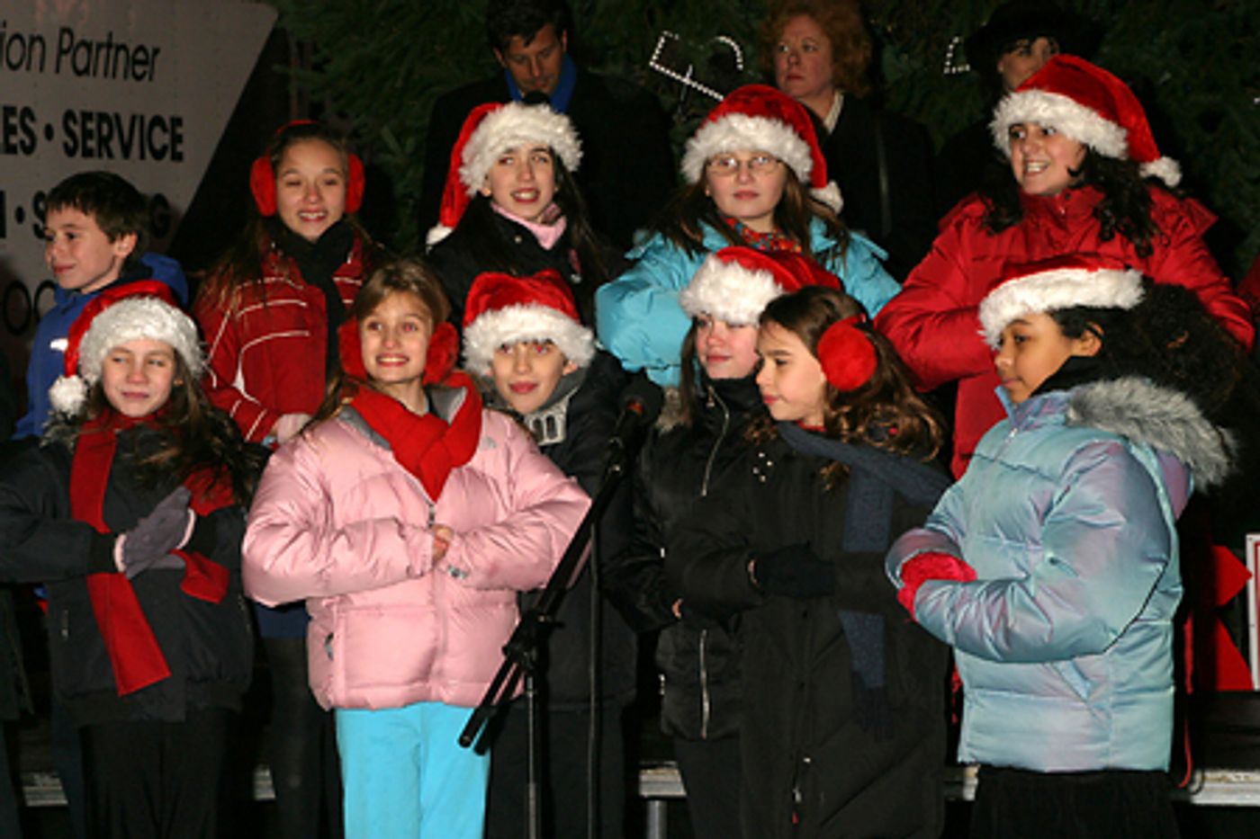 Photo Coverage: Chita Rivera and David Hyde Pierce Light the Broadway Holiday Tree  Image