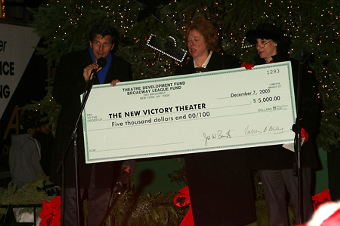 Photo Coverage: Chita Rivera and David Hyde Pierce Light the Broadway Holiday Tree  Image