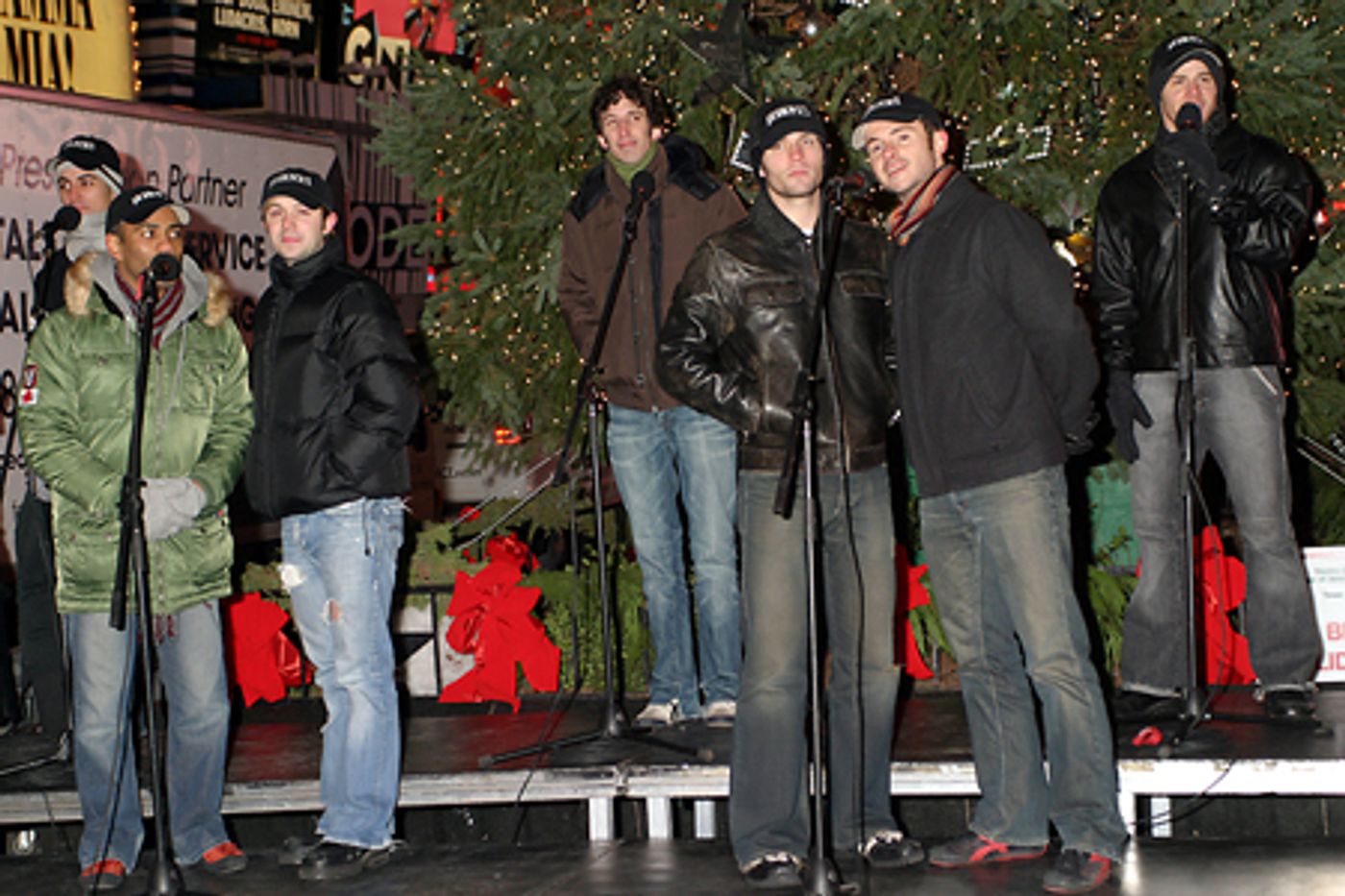 Photo Coverage: Chita Rivera and David Hyde Pierce Light the Broadway Holiday Tree  Image