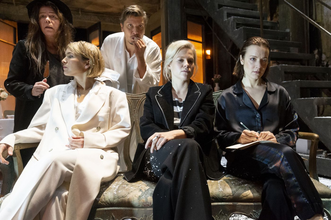 Review and analysis: CHEKHOV'S THREE SISTERS at the Finnish National Theatre  Image