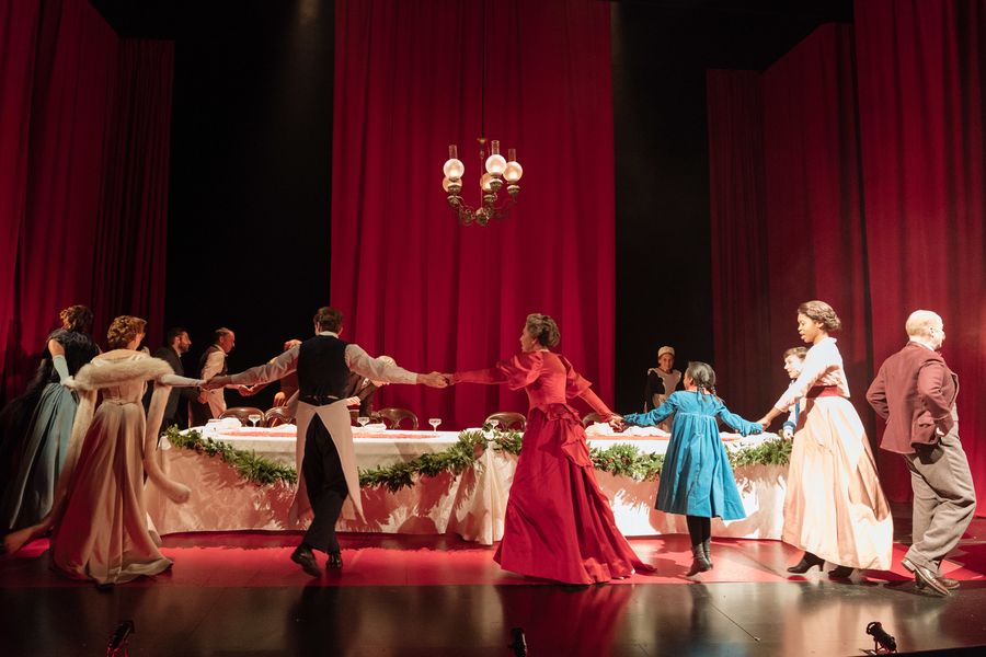 Review: FANNY AND ALEXANDER, Old Vic Image