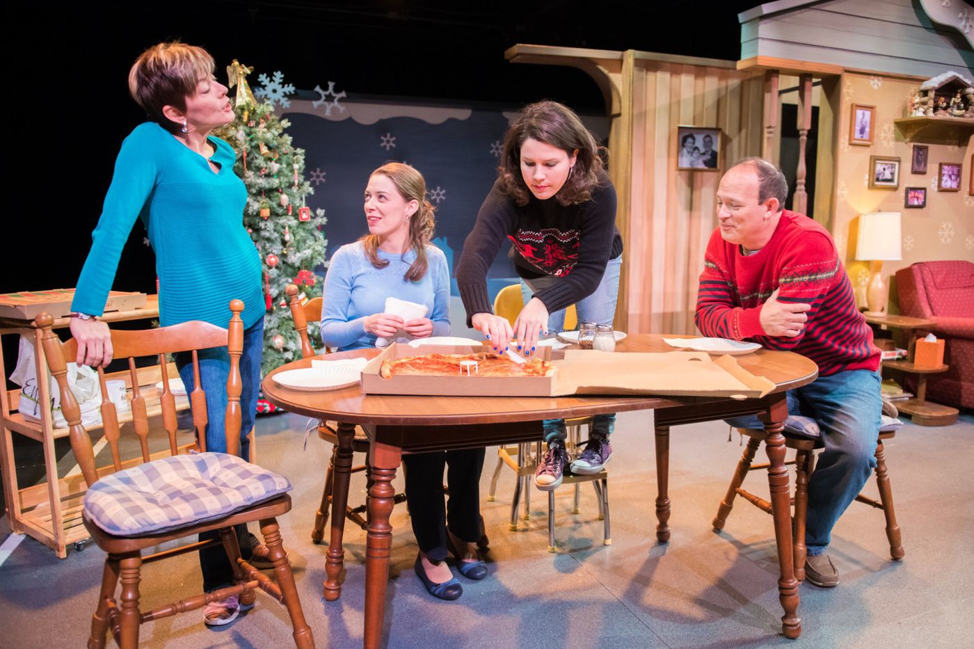 Review: CHRISTMAS IN BABYLON Unpacks Family Dynamics With Comedy At The Milwaukee Chamber Theatre  Image