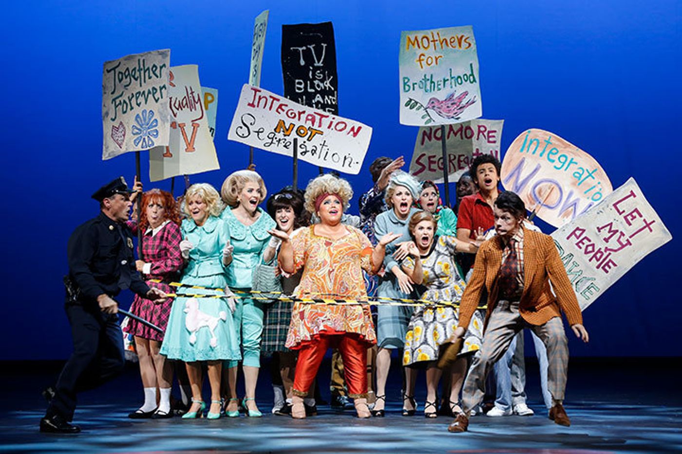Review: HAIRSPRAY at Linz Landestheater - The Nicest Kids in Linz!  Image